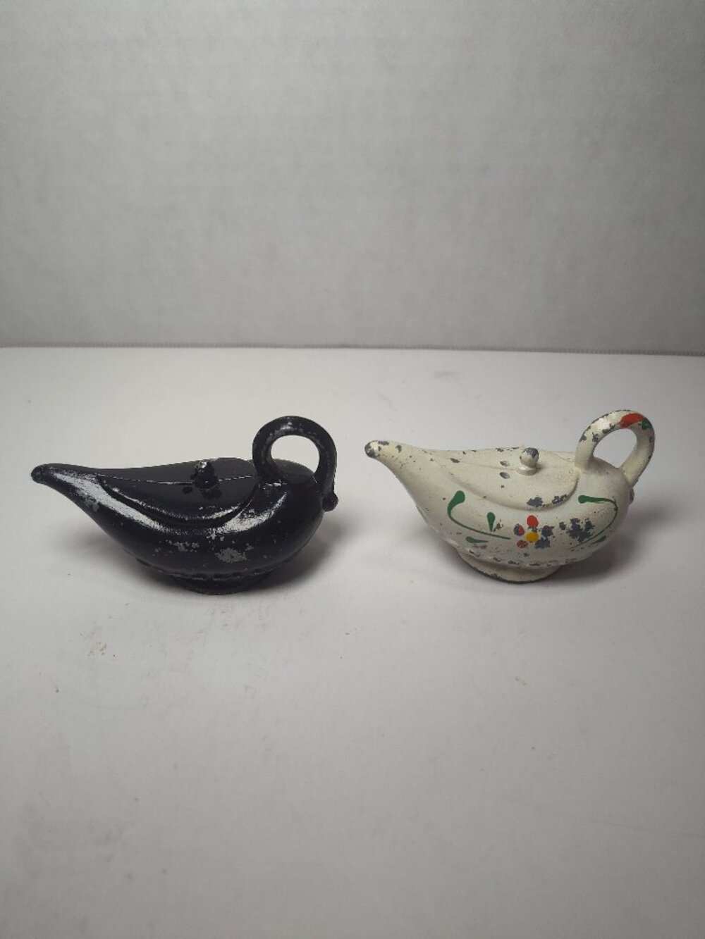 Vintage Gettysburg PA National Museum Cast Metal Genie Lamp Shakers